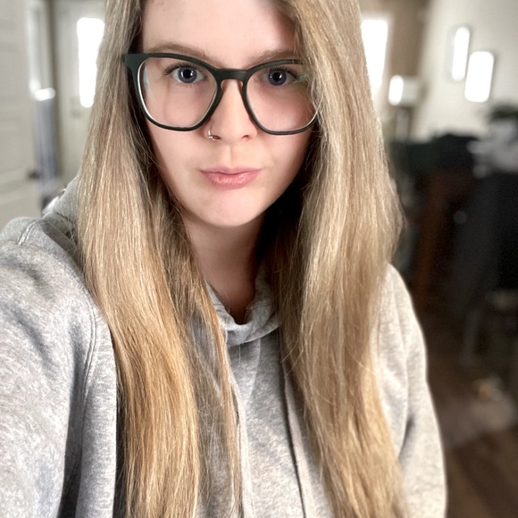 Meet your Posher, Ashton - Picture 1 of 1